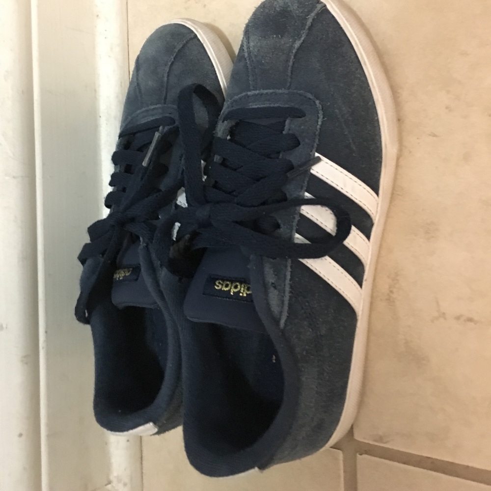 Adidas 👟 shoes